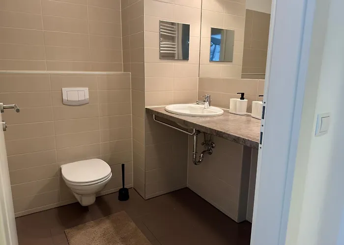 1br, Train Station, Central, Modern 公寓 *