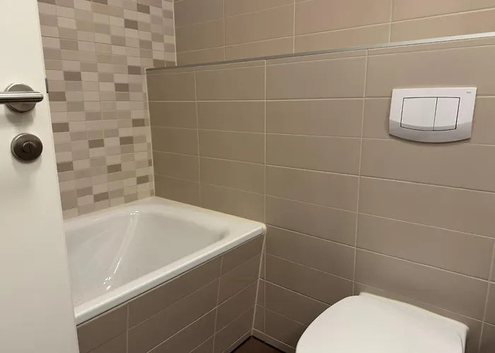 公寓 1br, Train Station, Central, Modern *