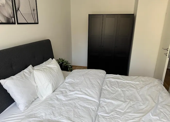 1br, Train Station, Central, Modern 公寓 *